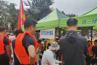 杨毅：布朗尼在南加大场均4.8分2.1助攻 他在湖人能代替谁呀？